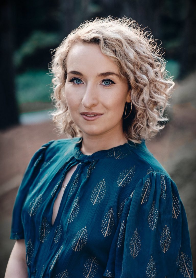 Ami Hewitt photo